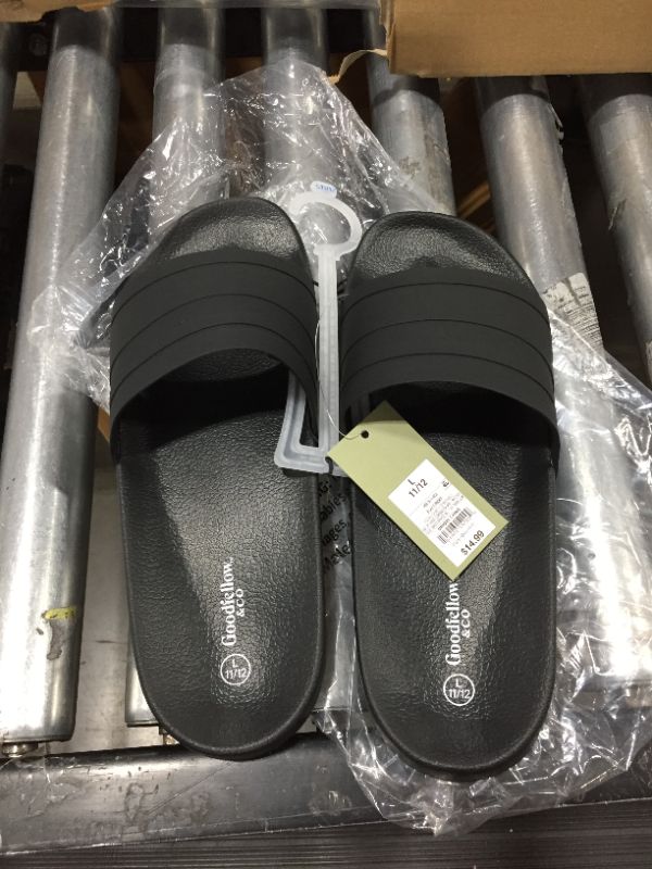 Photo 2 of Men's Ricky Slide Sandals - Goodfellow & Co™
SIZE 11/12 