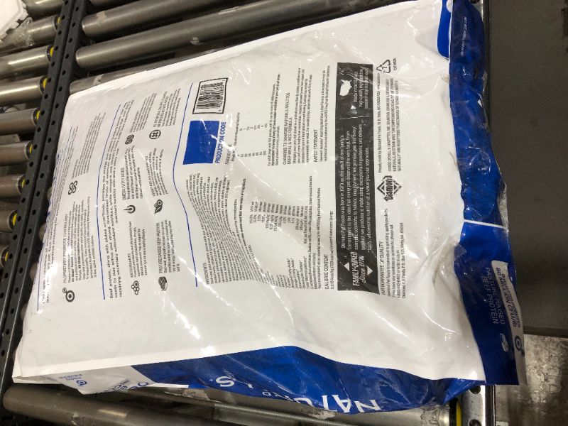 Photo 1 of DIAMOND NATURALS Premium Formulas Dry Dog Food for Adult Dogs Made with Real Meat Protein, Superfoods, Probiotics and Antioxidants for Supporting Overall Health in Dogs, BEEF, 40 LB, BEST BY 04 FEB 2022
