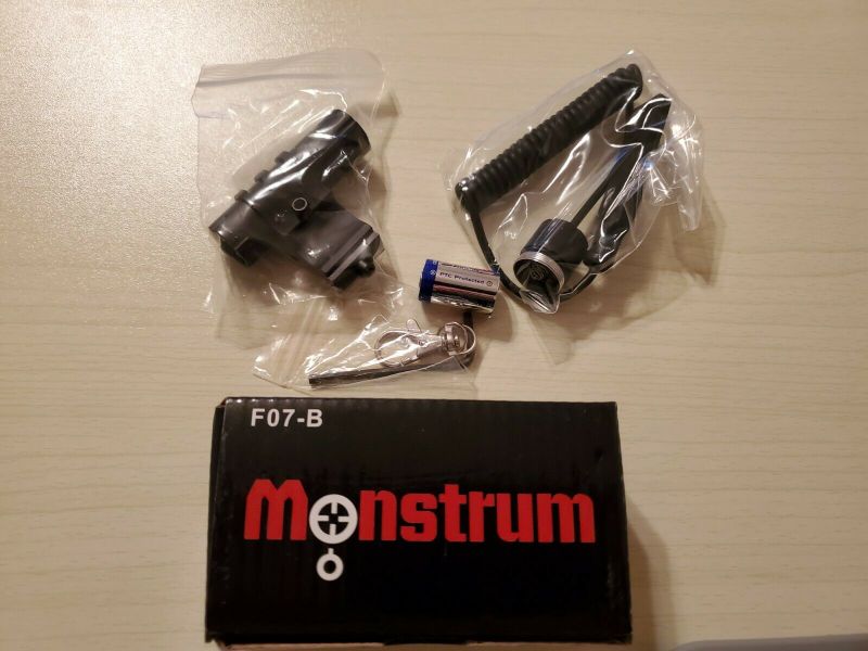 Photo 2 of Monstrum F07-B Compact Flashlight With 90 Degree Offset Rail Mount w/battery
