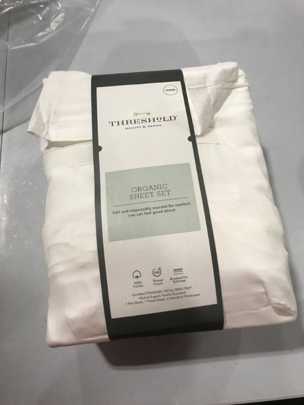 Photo 2 of 300 Thread Count Organic Cotton Solid Sheet Set - Threshold (Size Queen) 