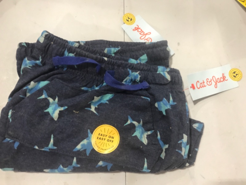 Photo 2 of 2 Pack Toddler Shark Print shorts (SIZE 3T) 