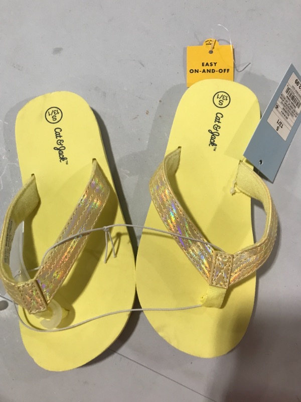 Photo 2 of Girls' Ava Slip-on Thong Sandals - Cat & Jack Yellow S 13/1
