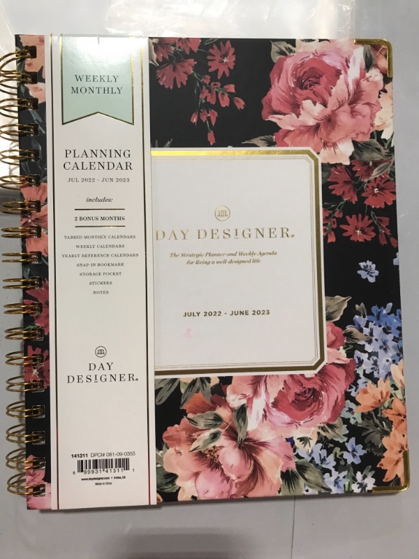 Photo 2 of 2022-23 Academic Planner Weekly/Monthly Matte 7x9 Romance - Day Designer