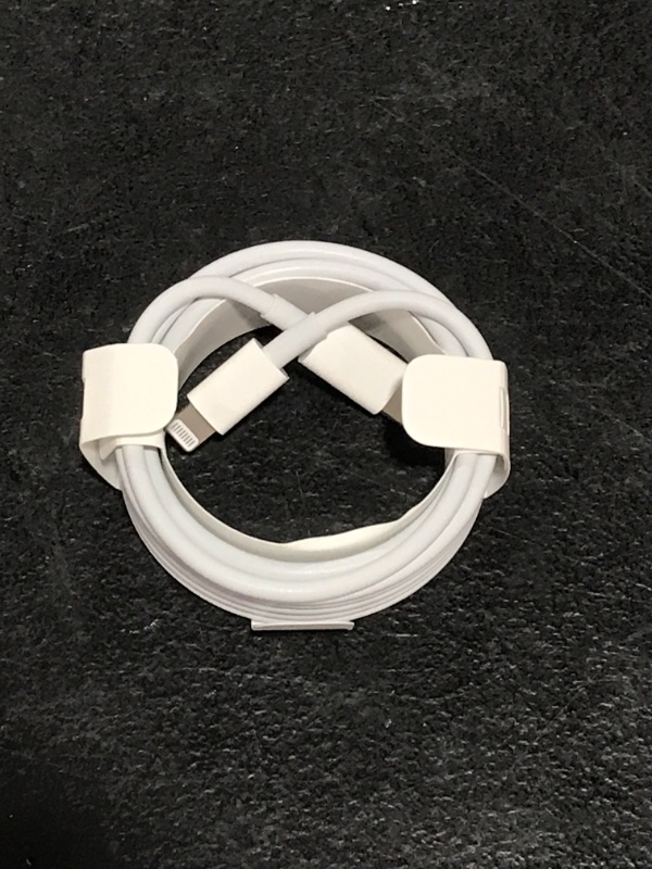 Photo 2 of Apple USB Type-C to Lightning Cable (6.6')