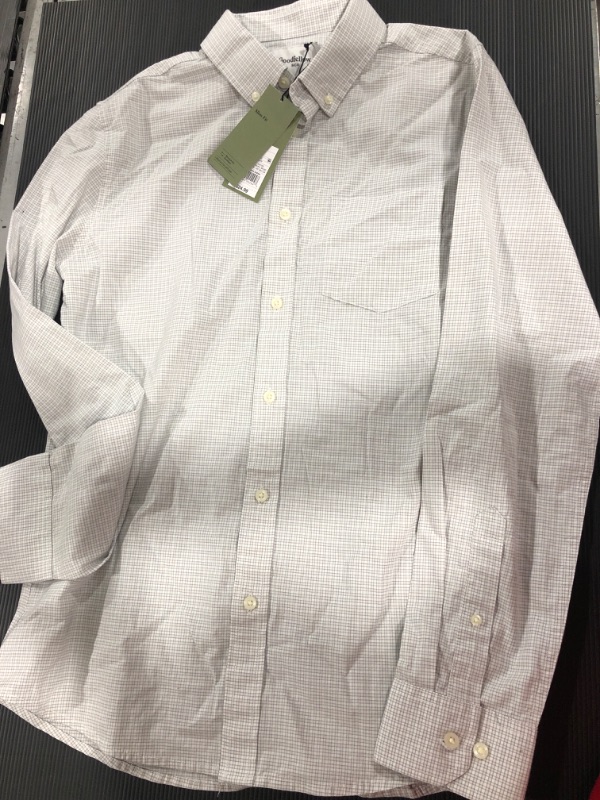 Photo 2 of [Size M] Men's Slim Fit Long Sleeve Button-Down Shirt - Goodfellow & Co™


