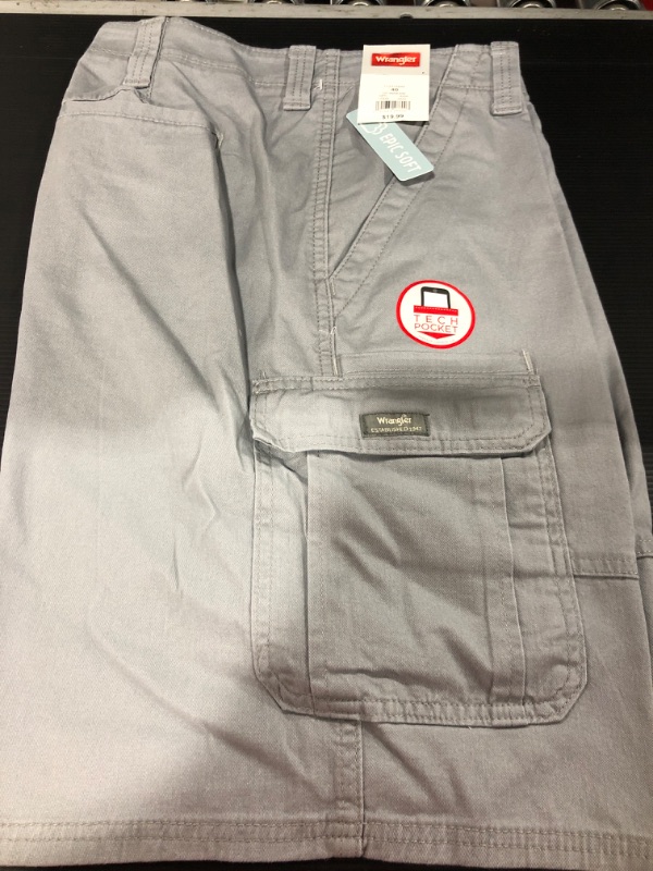 Photo 2 of [Size 40] Wrangler Men's 10" Relaxed Fit Flex Cargo Shorts -Grey
