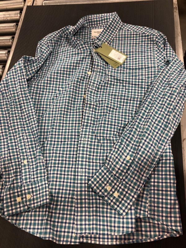Photo 1 of [Size L] Men's Sim Fit Stretch Popin Ong Seeve Button-Down Shirt - Goodfeow & Co™
