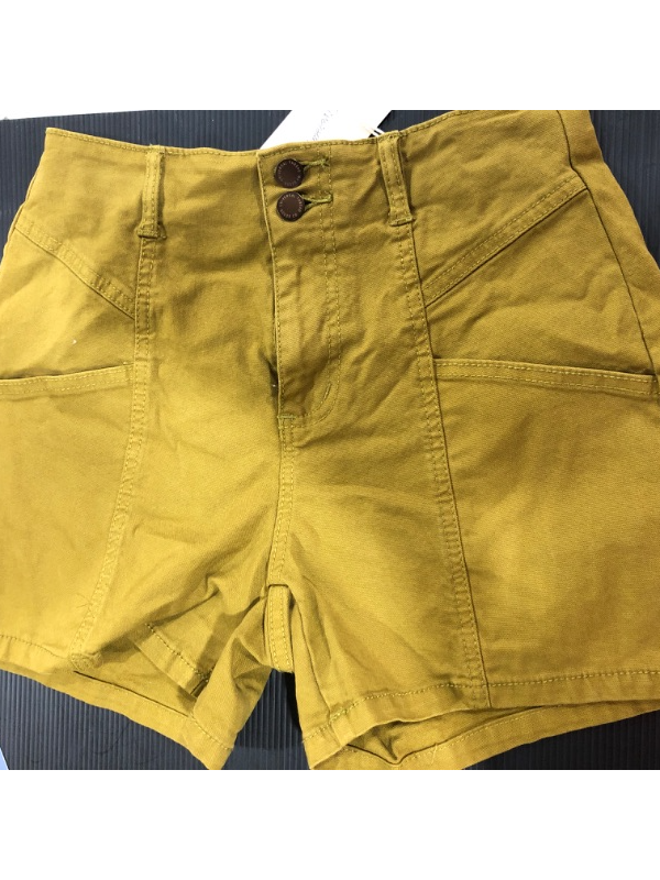 Photo 2 of [Size 2] Women's High-Rise Cargo MIDI Shorts - Universal Thread?
