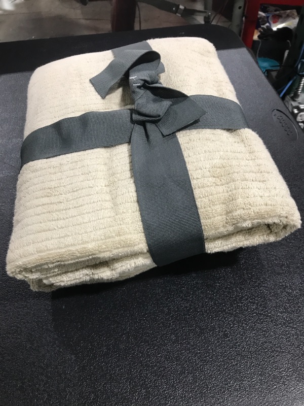 Photo 1 of 2 large towel pack-