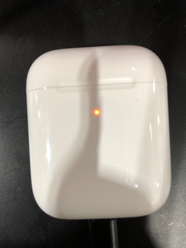 Photo 2 of Apple Wireless Charging Case for AirPods
