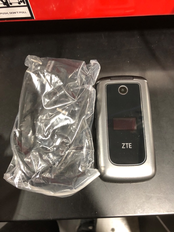 Photo 3 of ZTE Cymbal 4G LTE speed Cell Phone - Silver
