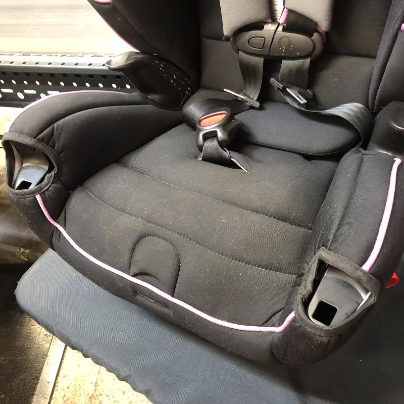 Photo 3 of Evenflo Car Seat
