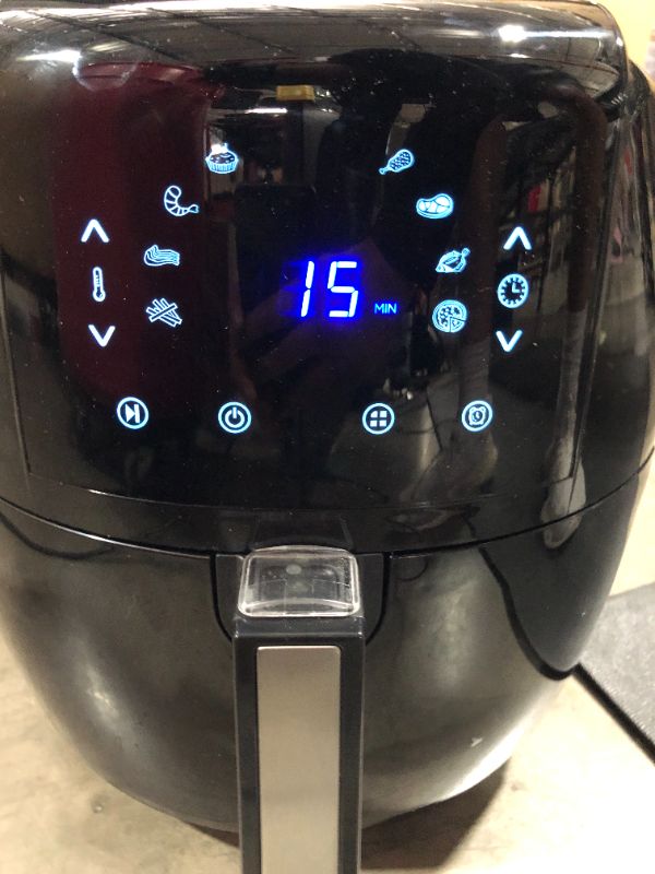 Photo 2 of GoWISE USA 5.5 Liter 8-in-1 Electric Air Fryer
