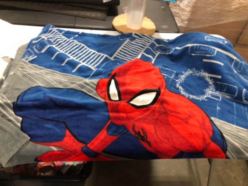 Photo 1 of 46"x60" Marvel Spider-Man Throw Blanket
