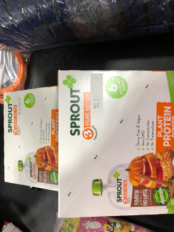 Photo 2 of  2 PACK  -  Sprout Believes That A Meal Is More Than Nourishment. It’s A Chance To Inspire And Grow Together. Research Shows That Starting Babies On Healthy Foods Early In Development ...6 POUCHES PER BOX  EXP 8/30/2022

