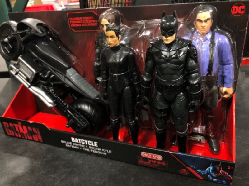 Photo 2 of DC Comics Batman Batcycle Pack with 4 Figures

