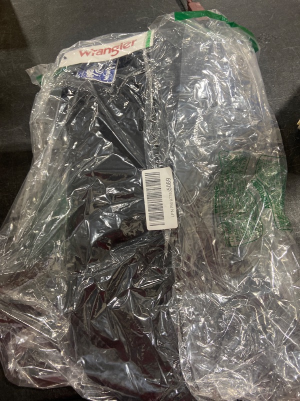 Photo 2 of Wrangler Men's Iconic Regular Fit Snap Shirt, Black Denim, Large (B09NMNV32H)
