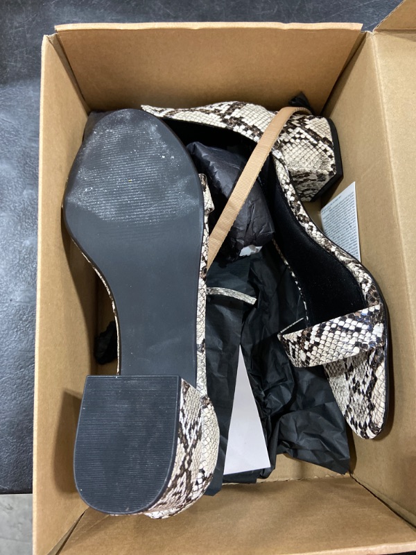 Photo 1 of Amazon Essentials Women's Two Strap Heeled Sandal
SIZE 8.5