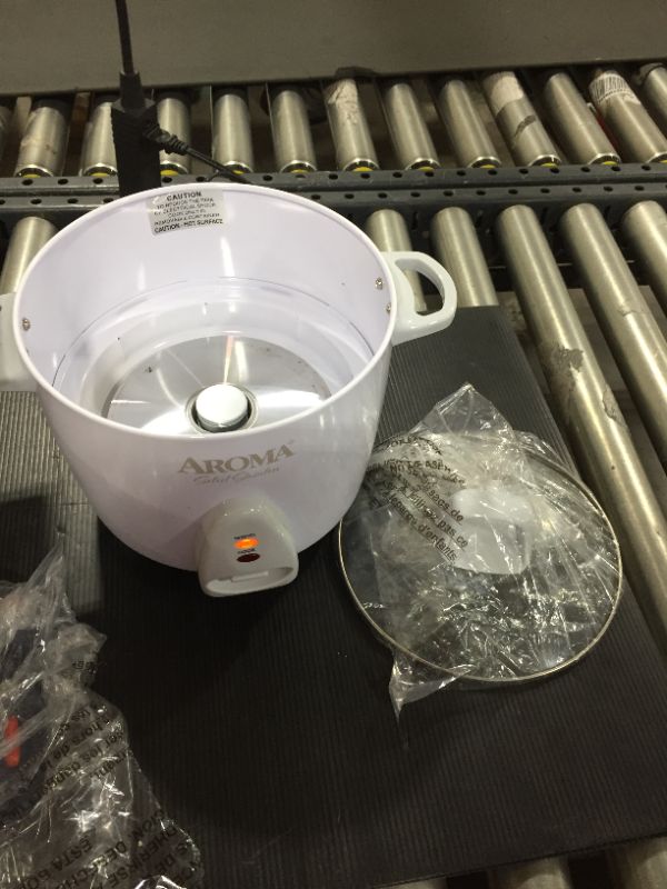 Photo 1 of Aroma Housewares Select Stainless Rice Cooker & Warmer with Uncoated Inner Pot, 14-Cup(cooked) / 3Qt, ARC-757SG
