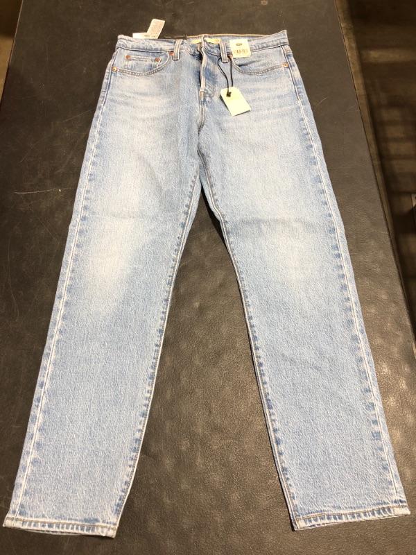 Photo 6 of Levi's Women's Premium Wedgie Icon Fit Jeans
SIZE 28