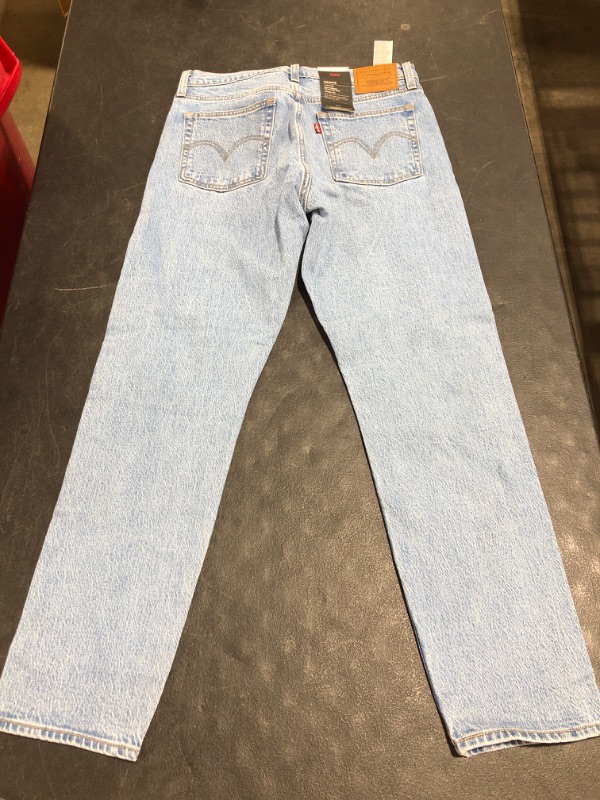 Photo 5 of Levi's Women's Premium Wedgie Icon Fit Jeans
SIZE 28