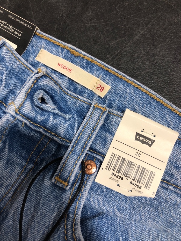 Photo 7 of Levi's Women's Premium Wedgie Icon Fit Jeans
SIZE 28