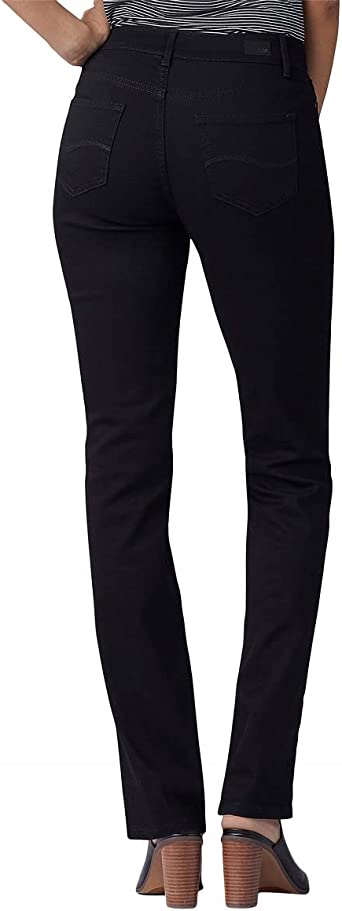 Photo 2 of Lee Women's Flex Motion Regular Fit Straight Leg Jean
SIZE 12 MEDIUM, BLACK. 