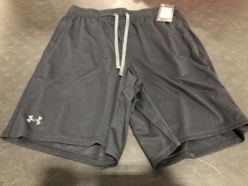 Photo 3 of Under Armour Men's Tech Mesh Shorts
SIZE LARGE.