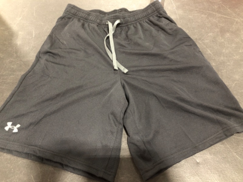 Photo 3 of Under Armour Men's Tech Mesh Shorts
BLACK. SIZE MEDIUM.