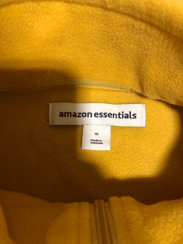 Photo 4 of Amazon Essentials Women's Classic-Fit Sleeveless Polar Soft Fleece Vest (Available in Plus Size)
SIZE MEDIUM.