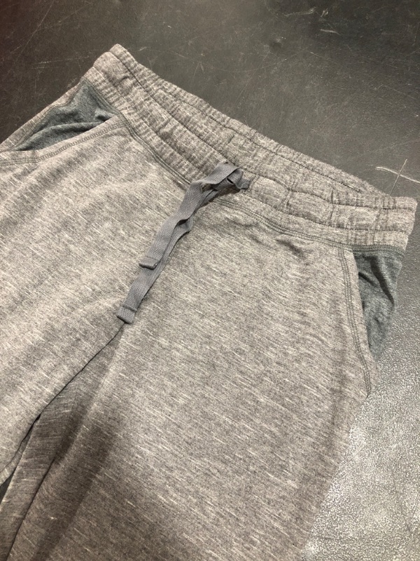 Photo 3 of Hanes Women's Tri-blend French Terry Jogger with Pockets
SIZE SMALL. PRIOR USE.