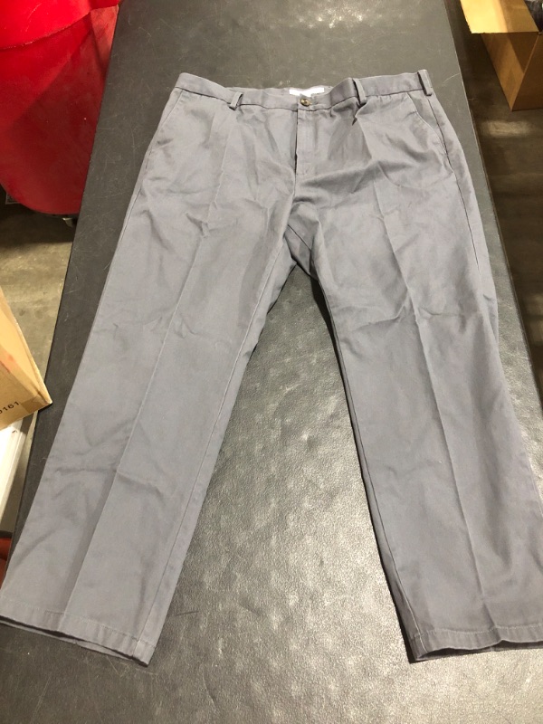 Photo 2 of Amazon Essentials Men's Classic-Fit Wrinkle-Resistant Flat-Front Chino Pant
SIZE 42X30. PRIOR USE. PHOTO FOR REFERENCE.