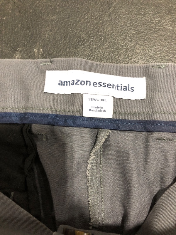 Photo 5 of Amazon Essentials Men's Classic-Fit Wrinkle-Resistant Flat-Front Chino Pant
SIZE 36X34. PRIOR USE.