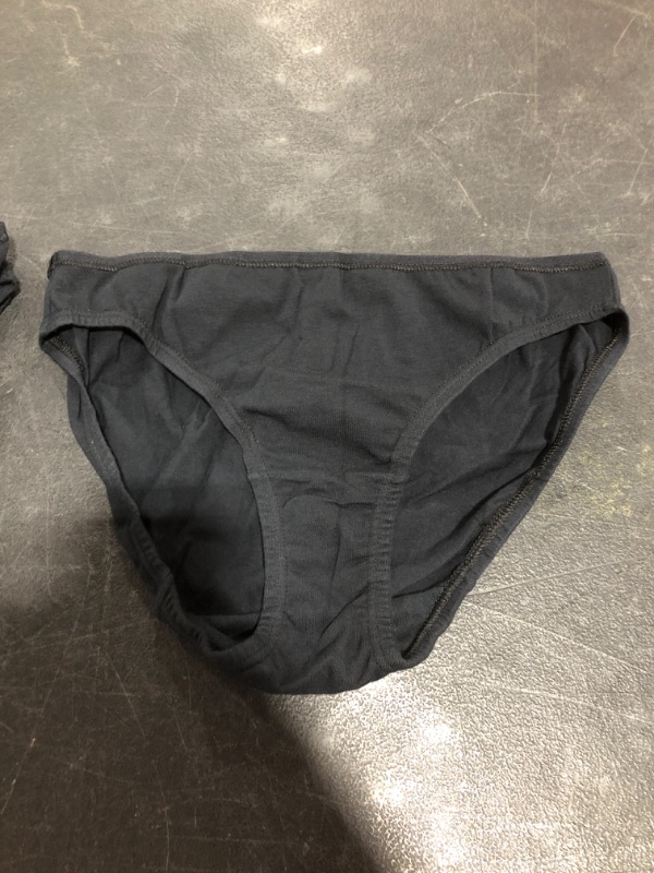 Photo 4 of Fruit of the Loom Women's Cotton Stretch Panties (Regular & Plus Size)
BLACK. SIZE 5. 