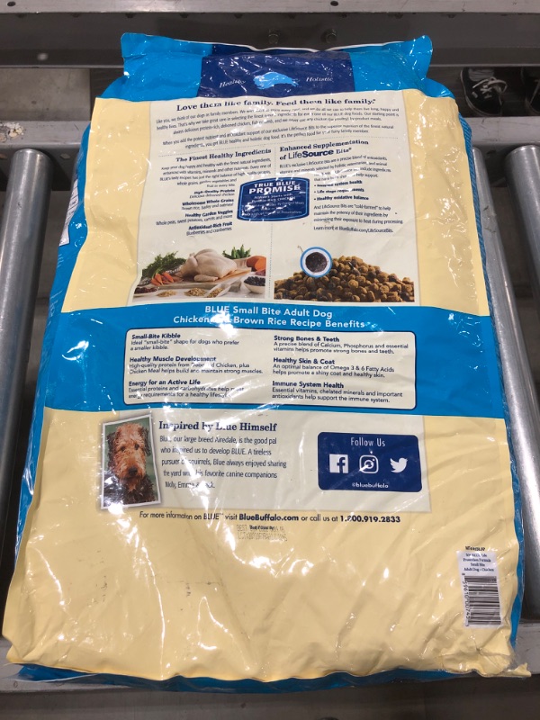 Photo 4 of Blue Buffalo Life Protection Formula Natural Adult Small Bite Dry Dog Food, Chicken and Brown Rice 30-lb
BB 05/2022.