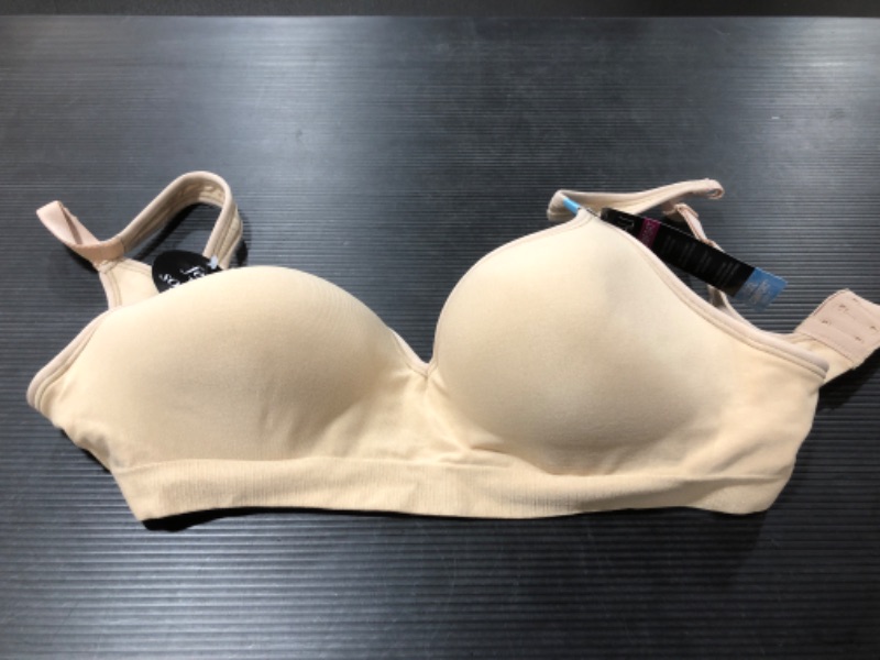 Photo 3 of Bali Comfort Revolution Wireless Bra, Full-Coverage Wirefree Bra, Wireless Everyday Bra with Cool Comfort Fabric
SIZE 34C.