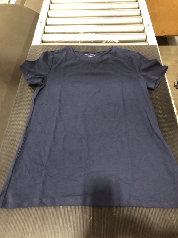 Photo 2 of Amazon Essentials Women's Classic-Fit Short-Sleeve Crewneck T-Shirt. NAVY BLUE. SIZE LARGE.
