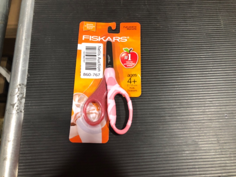 Photo 2 of Fiskars Blunt-tip 5" Safety Edge Scissors Ages 4+
