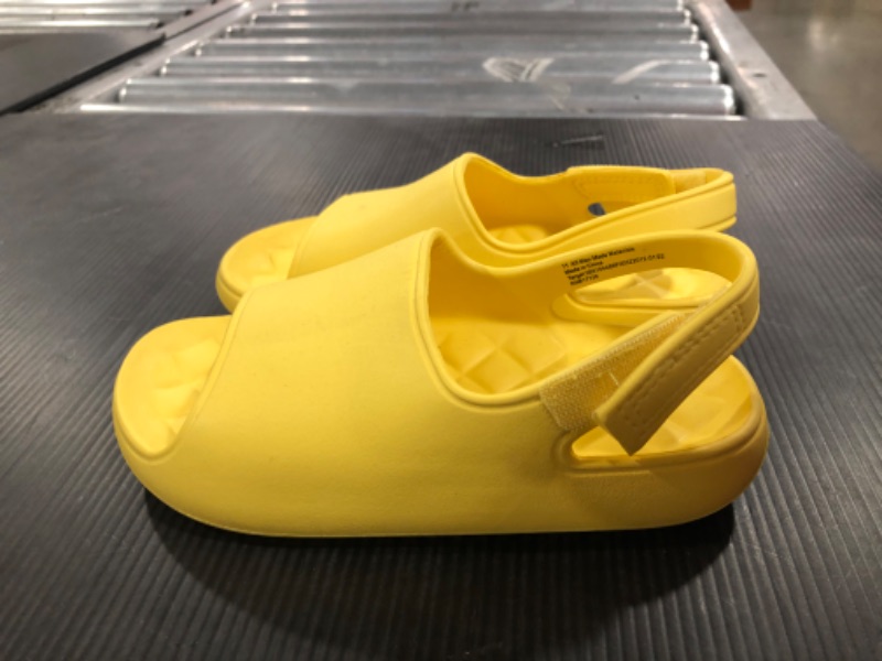 Photo 2 of Cat & Jack Yellow Foam Shoes 11