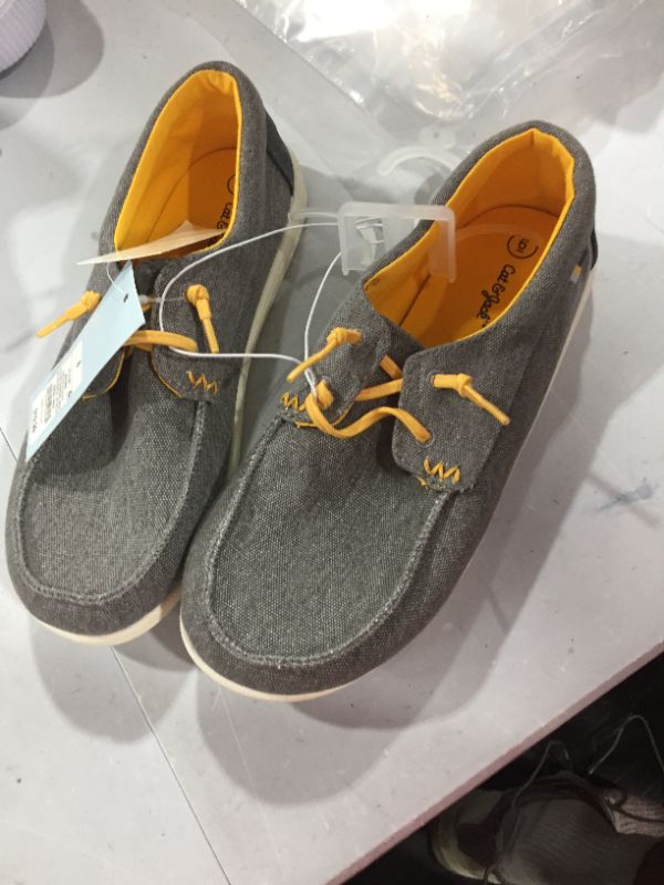 Photo 2 of Boys' Briar Toggle Sneakers - Cat & Jack™ Gray
SZ 6

