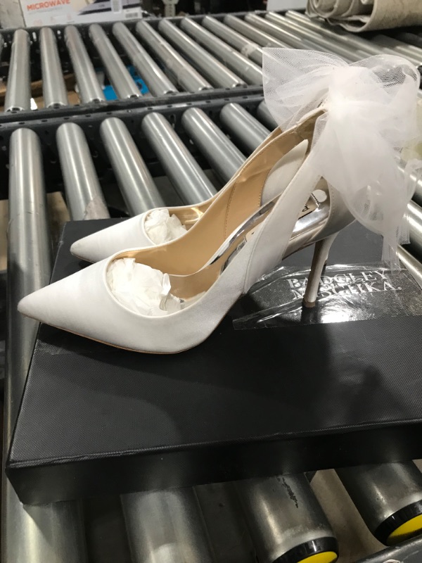 Photo 3 of Badgley Mischka Women's Kinsley Pump 7 1/2
