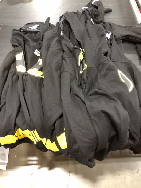 Photo 2 of Boys' Batman Zip-up Hoodie - 
SIZE XS-XL
5 HODDIES