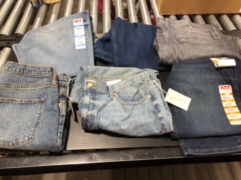 Photo 1 of 6 PAIRS OF MENS JEANS 
SOLD AS IS