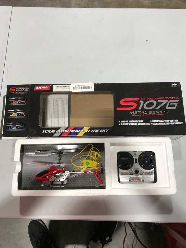 Photo 2 of Syma S107/S107G R/C Helicopter with Gyro- Red
