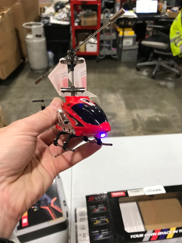 Photo 3 of Syma S107/S107G R/C Helicopter with Gyro- Red
