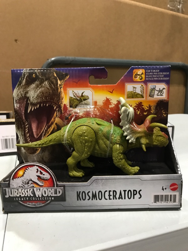 Photo 2 of Jurassic World Legacy Collection Kosmoceratops Dinosaur Figure with Attack Action