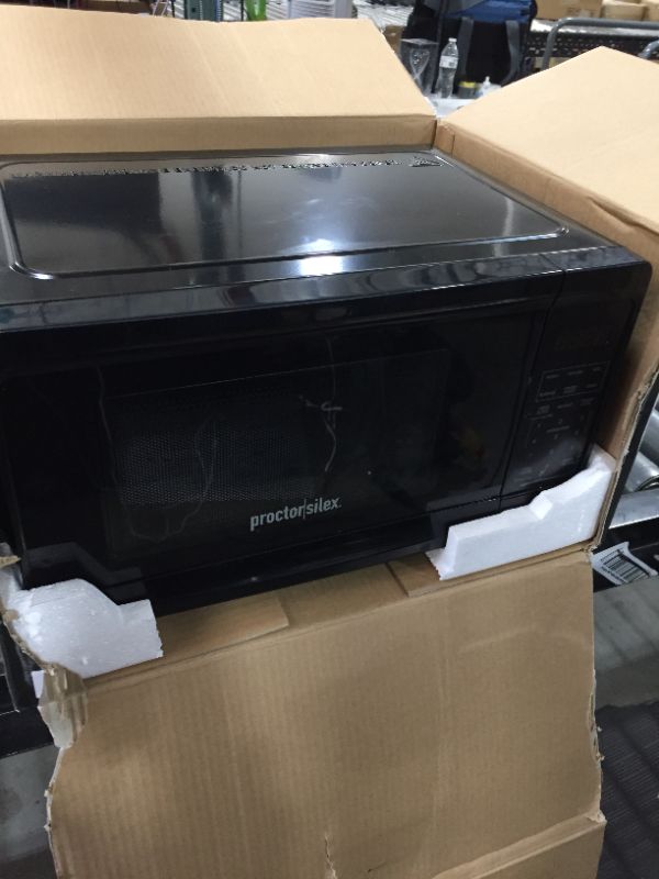 Photo 2 of Proctor Silex 0.7 Cu Ft 700 Watt Microwave Oven - Black
