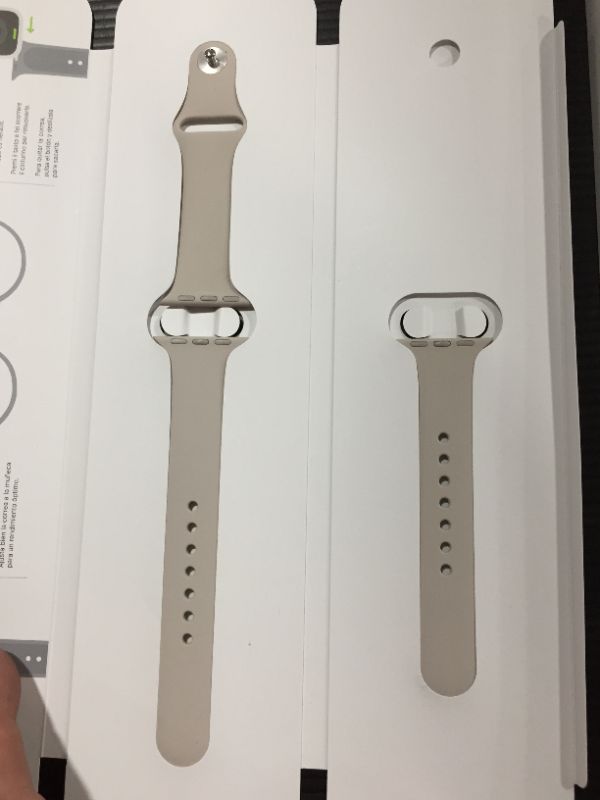 Photo 4 of Apple Watch SE (GPS) Aluminum Case

