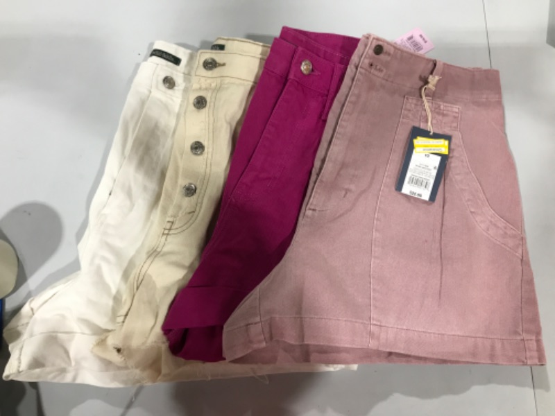 Photo 1 of BOX LOT - Women's shorts, Various sizes