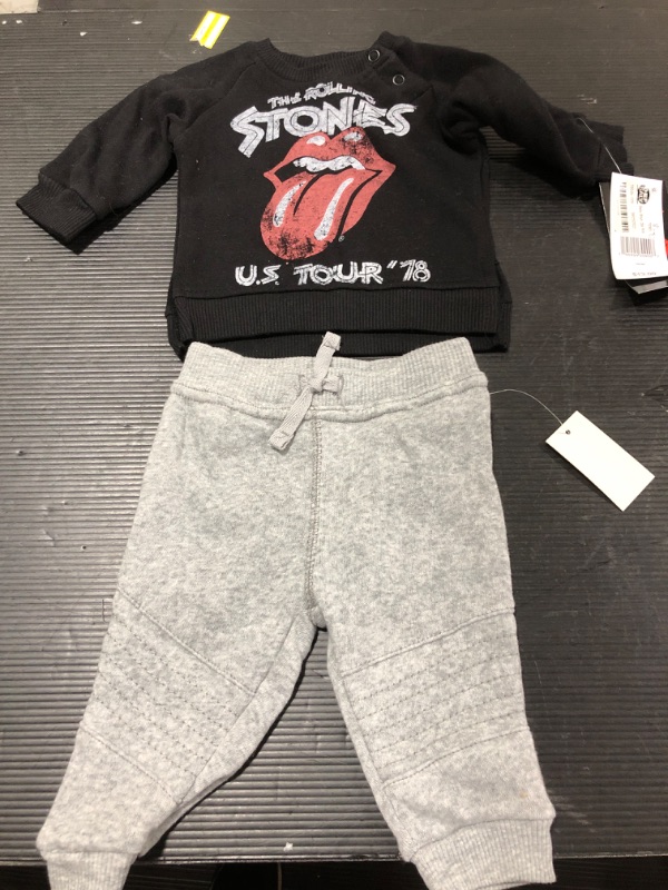 Photo 2 of Baby Boys' 2pc Rolling Stones Long Sleeve Fleece Pullover and Jogger Set - Black 0-3 MOS


